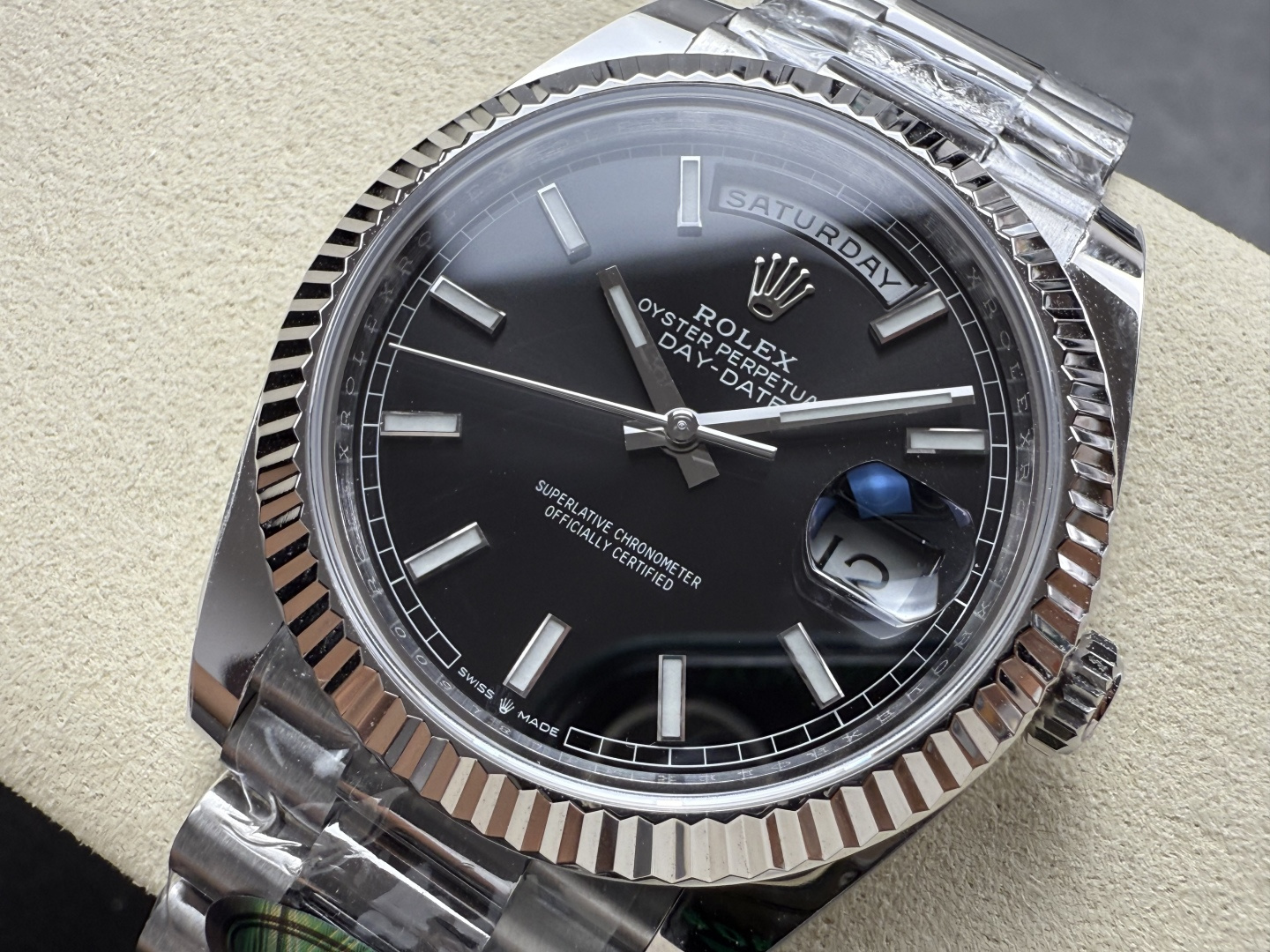 Rolex Day-Date 40mm White Gold Bright-Black Dial 228239 1:1 Superclone - Image 2