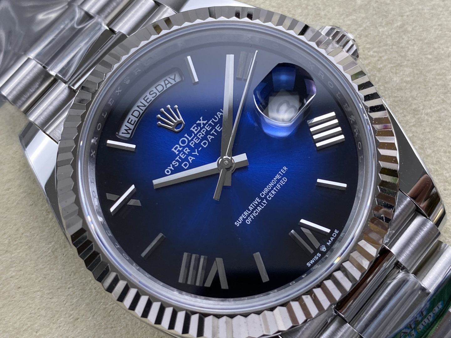 Rolex Day-Date 40mm White Gold Bright-Blue Dial 228239 1:1 Superclone - Image 2