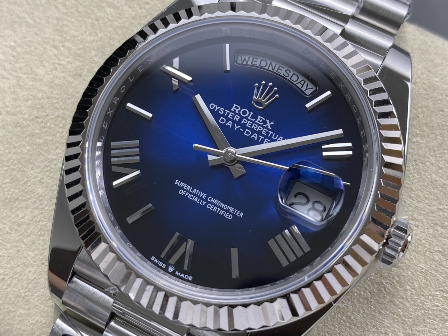 Rolex Day-Date 40mm White Gold Bright-Blue Dial 228239 1:1 Superclone - Image 4