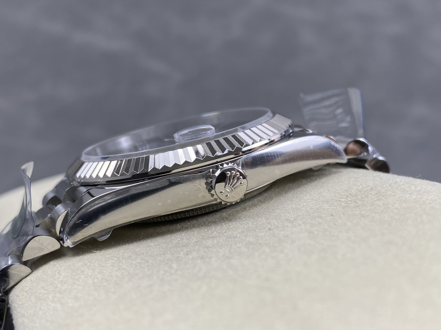 Rolex Day-Date 40mm White Gold Bright-Blue Dial 228239 1:1 Superclone - Image 7