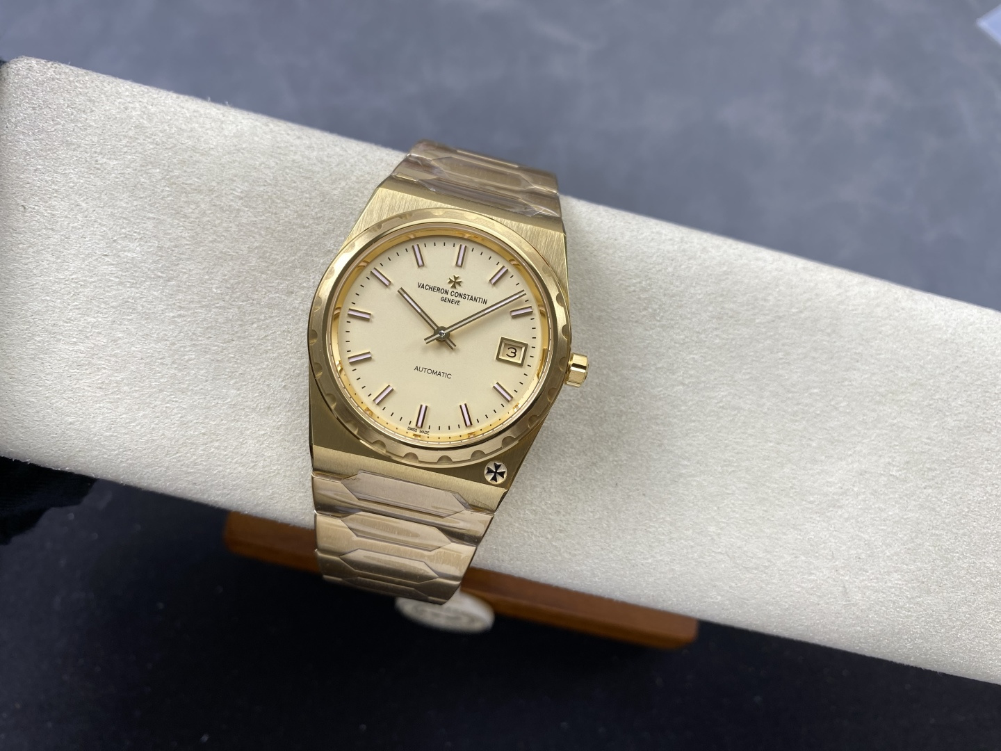 Vacheron Constantin Overseas 37 mm PPF Factory Configuration 8F2E12 1:1 Superclone - Image 2