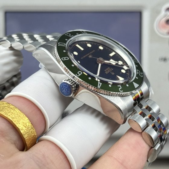 Tudor Black Bay Blue Stainless steel White dial Stainless-steel bracelet 39 mm GMT / dual time Configuration 06F777 1:1 Superclone