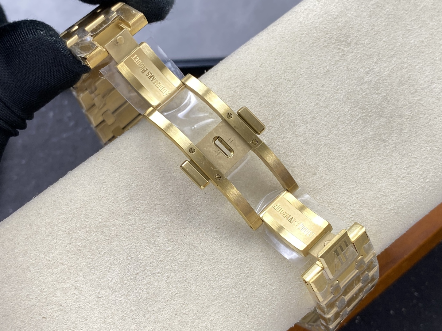 Audemars Piguet Royal Oak 15513 Gold 41 mm Configuration 56E829 1:1 Superclone - Image 7