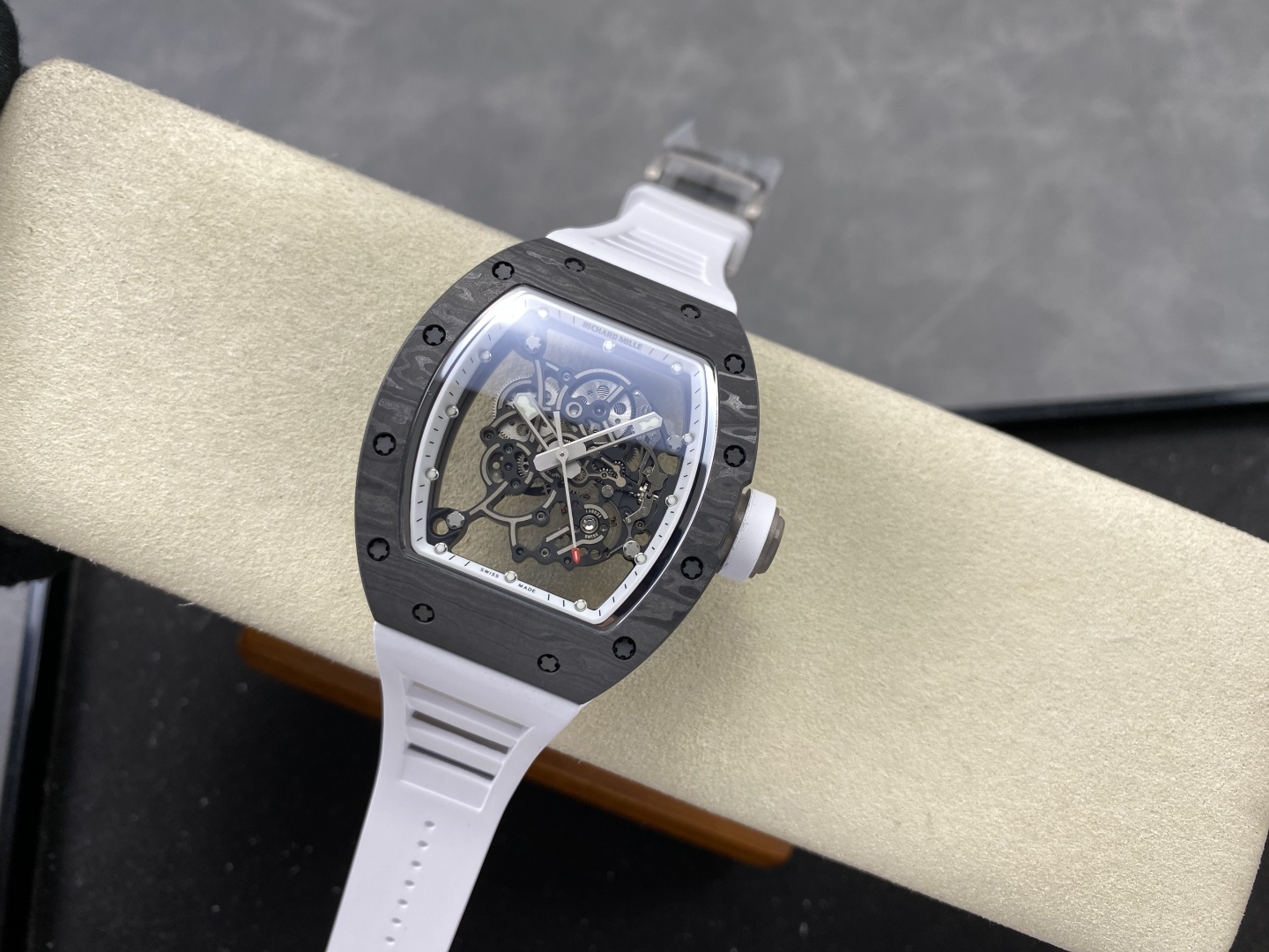 Richard Mille RM 055 RM055 Carbon composite Rubber strap 49.90 x 42.70 mm Configuration 5074DC 1:1 Superclone - Image 4