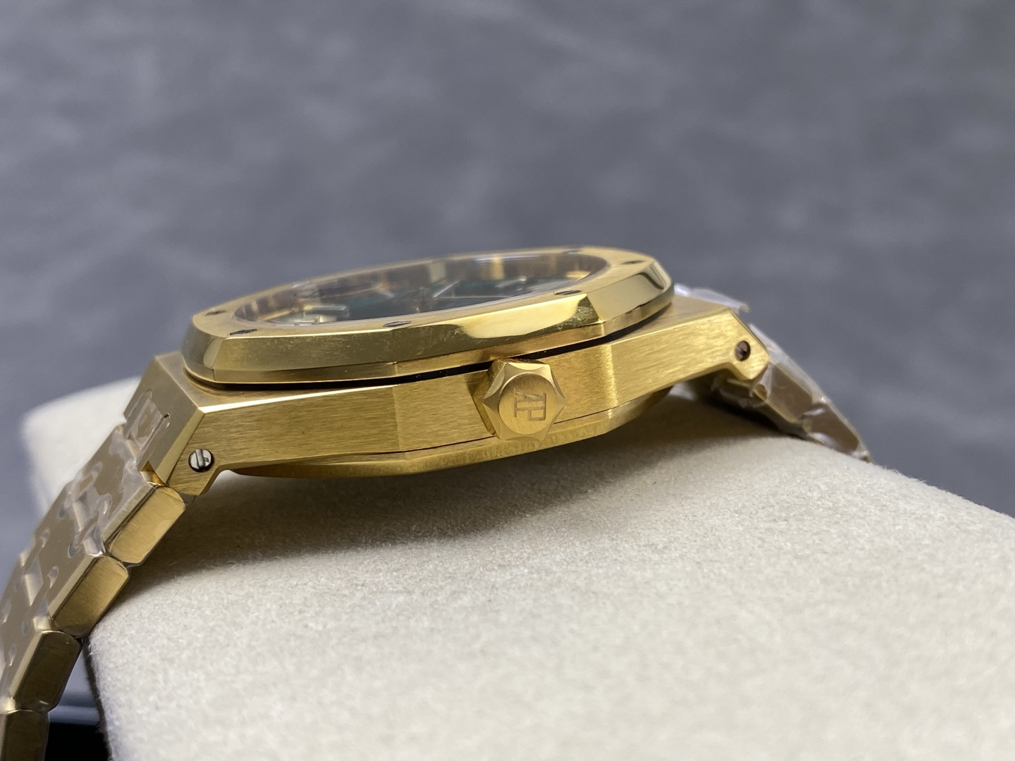 Audemars Piguet Royal Oak 15513 Gold 41 mm Configuration 56E829 1:1 Superclone - Image 5
