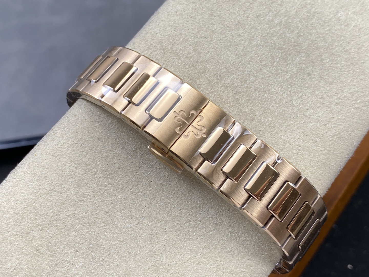 Patek Philippe Nautilus Automatic 3K Factory Configuration DA5C16 1:1 Superclone - Image 4