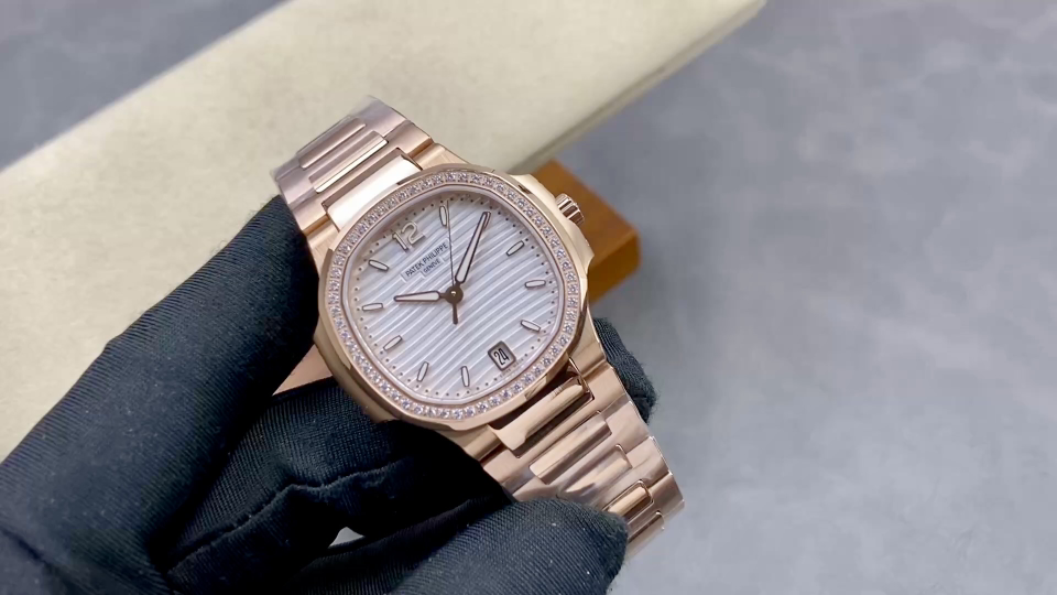 Patek Philippe Nautilus 7118 35.2 mm GR Factory Configuration E05259 1:1 Superclone