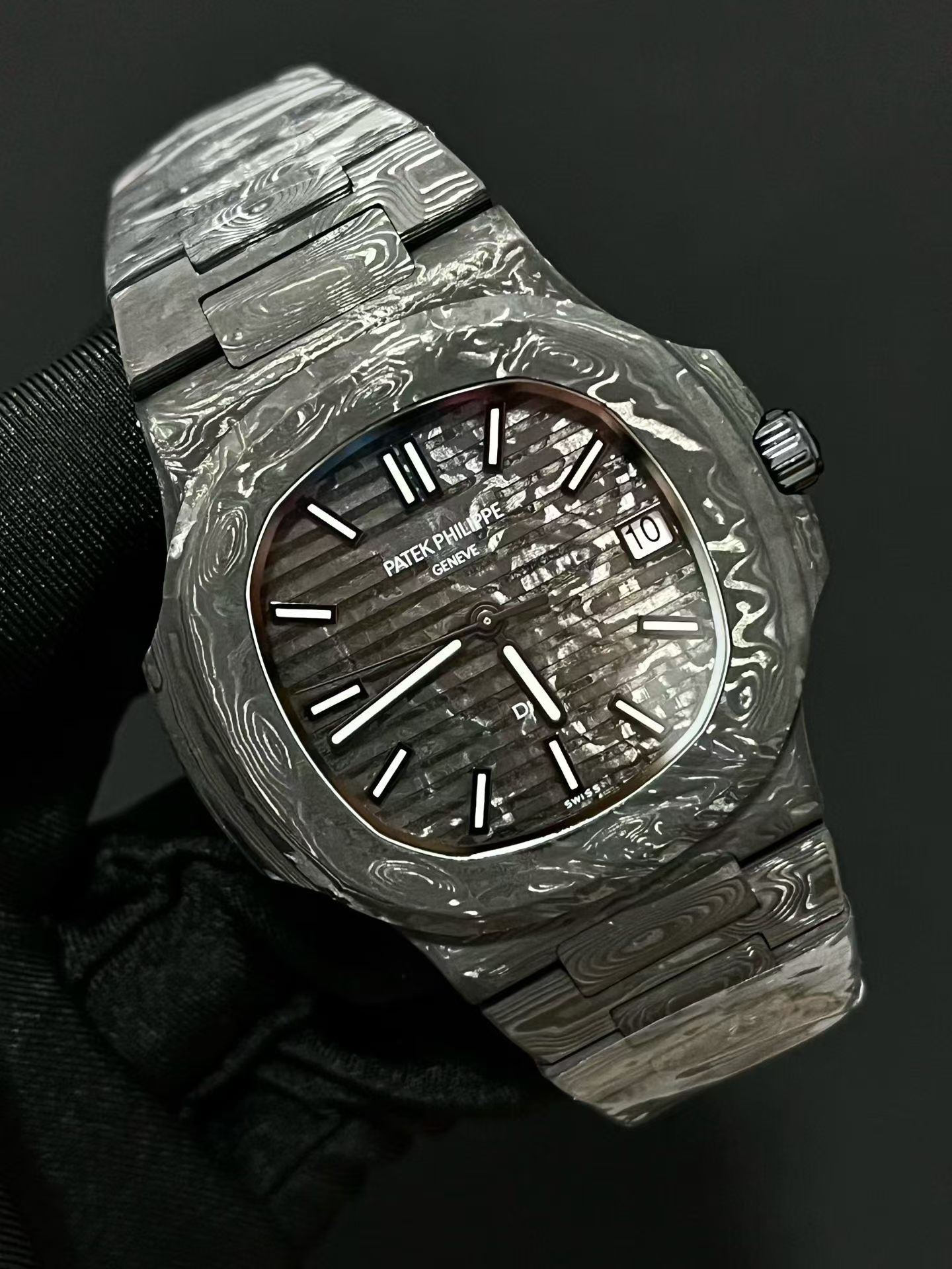 Patek Philippe Nautilus 5711 DiW All Carbon Gris 1:1 Superclone - Image 4