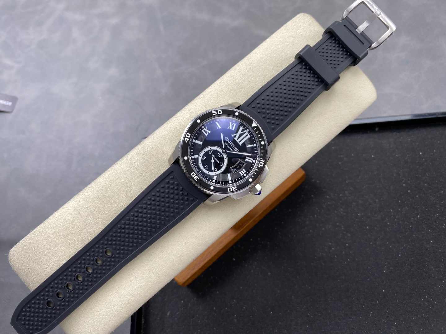 Cartier Calibre de Cartier Diver Stainless steel Rubber strap 42 x 11 mm Configuration 9AFBBF 1:1 Superclone