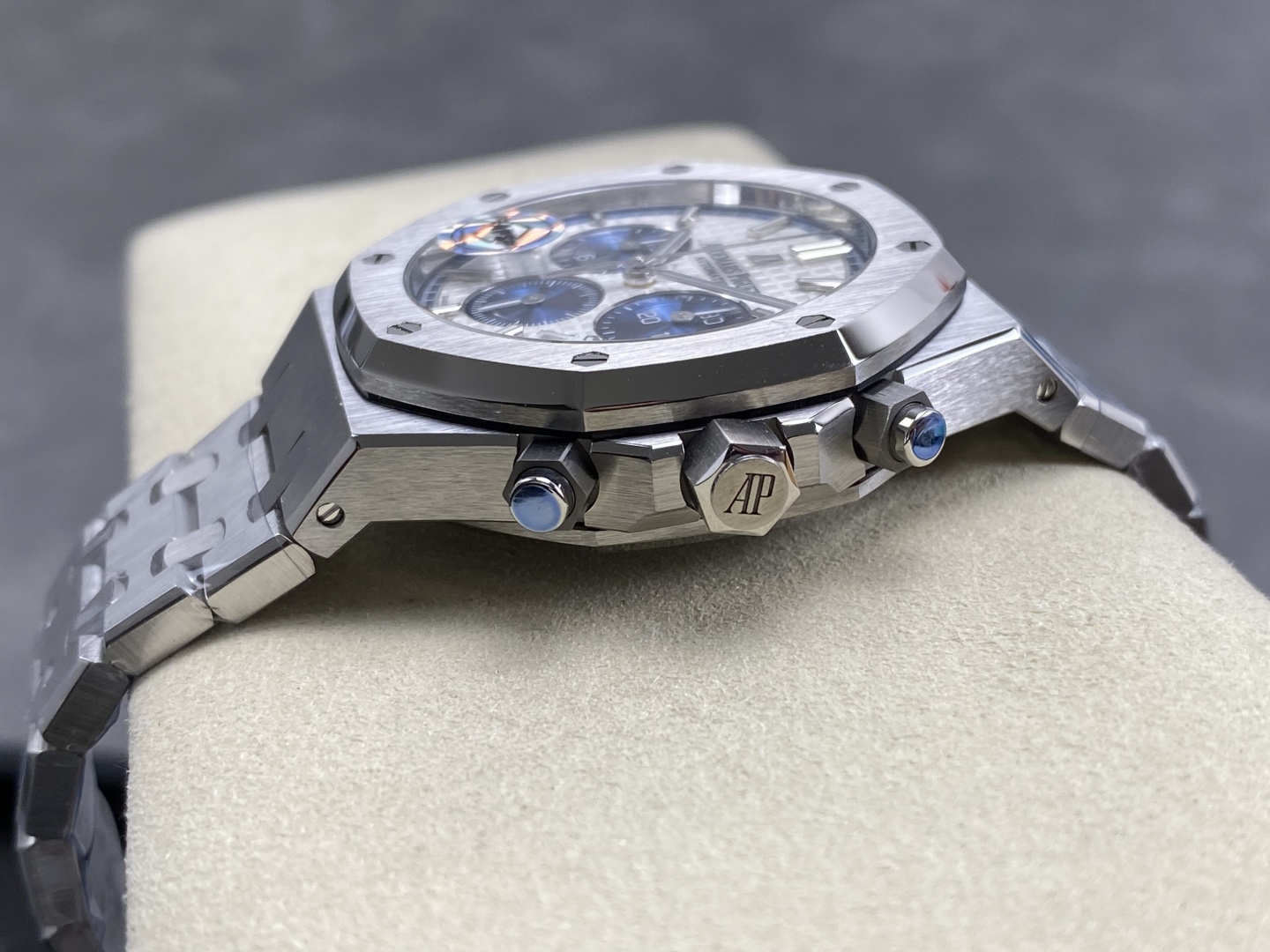 Audemars Piguet Royal Oak 38 mm APS Factory Configuration 8DA26E 1:1 Superclone - Image 4