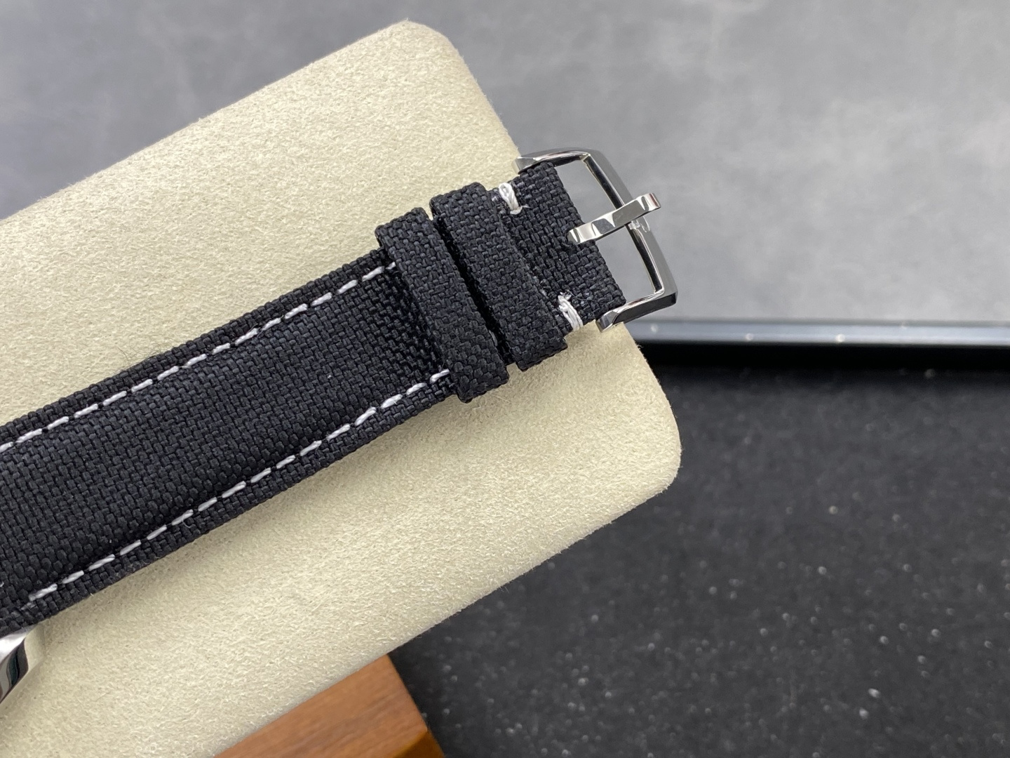 Omega Speedmaster Snoopy FA280F 1:1 Superclone - Image 3