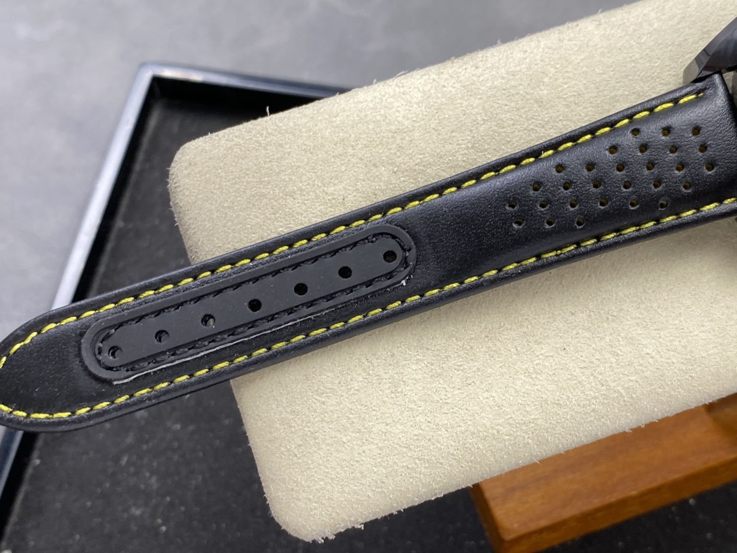 Omega Speedmaster Dark Side of the Moon Manual Chronograph 4E4890 1:1 Superclone - Image 12