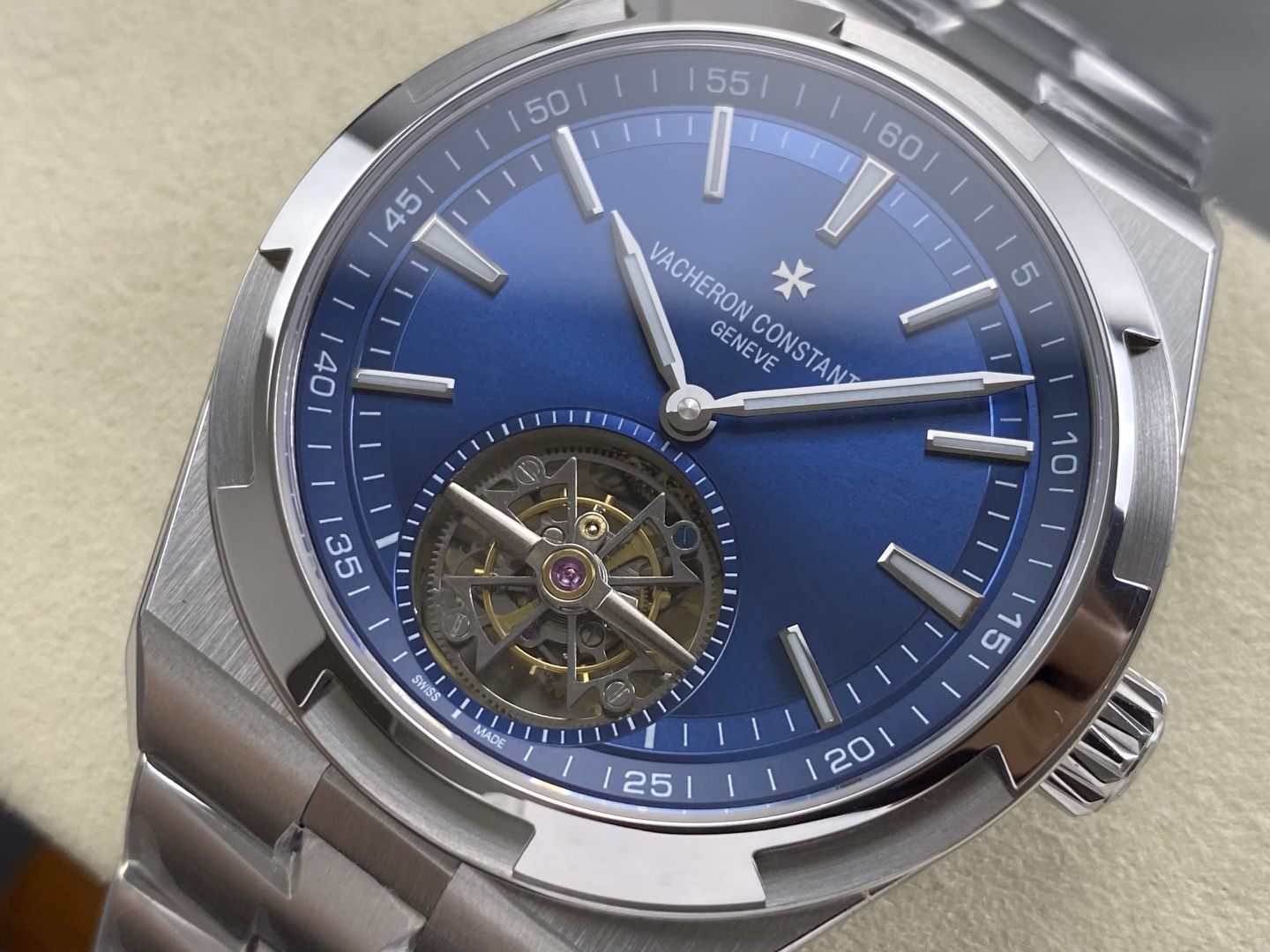 Vacheron Constantin Overseas Stainless steel Blue 42.5X13.5 mm Tourbillon Configuration B40662 1:1 Superclone - Image 10