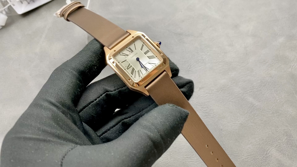 Cartier Santos-Dumont 43.5 x 31.4 mm F1 Factory Configuration 1A68C6 1:1 Superclone