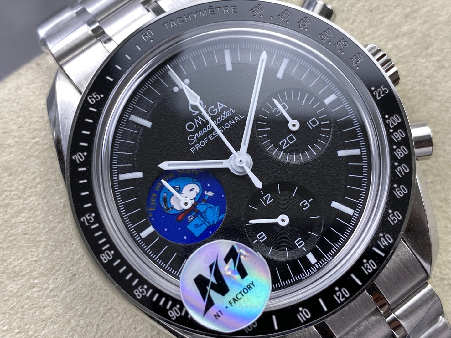 Omega Speedmaster Snoopy 834C69 1:1 Superclone - Image 10