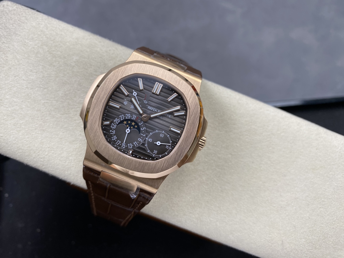 Patek Philippe Nautilus 5712R 1:1 Superclone - Image 4