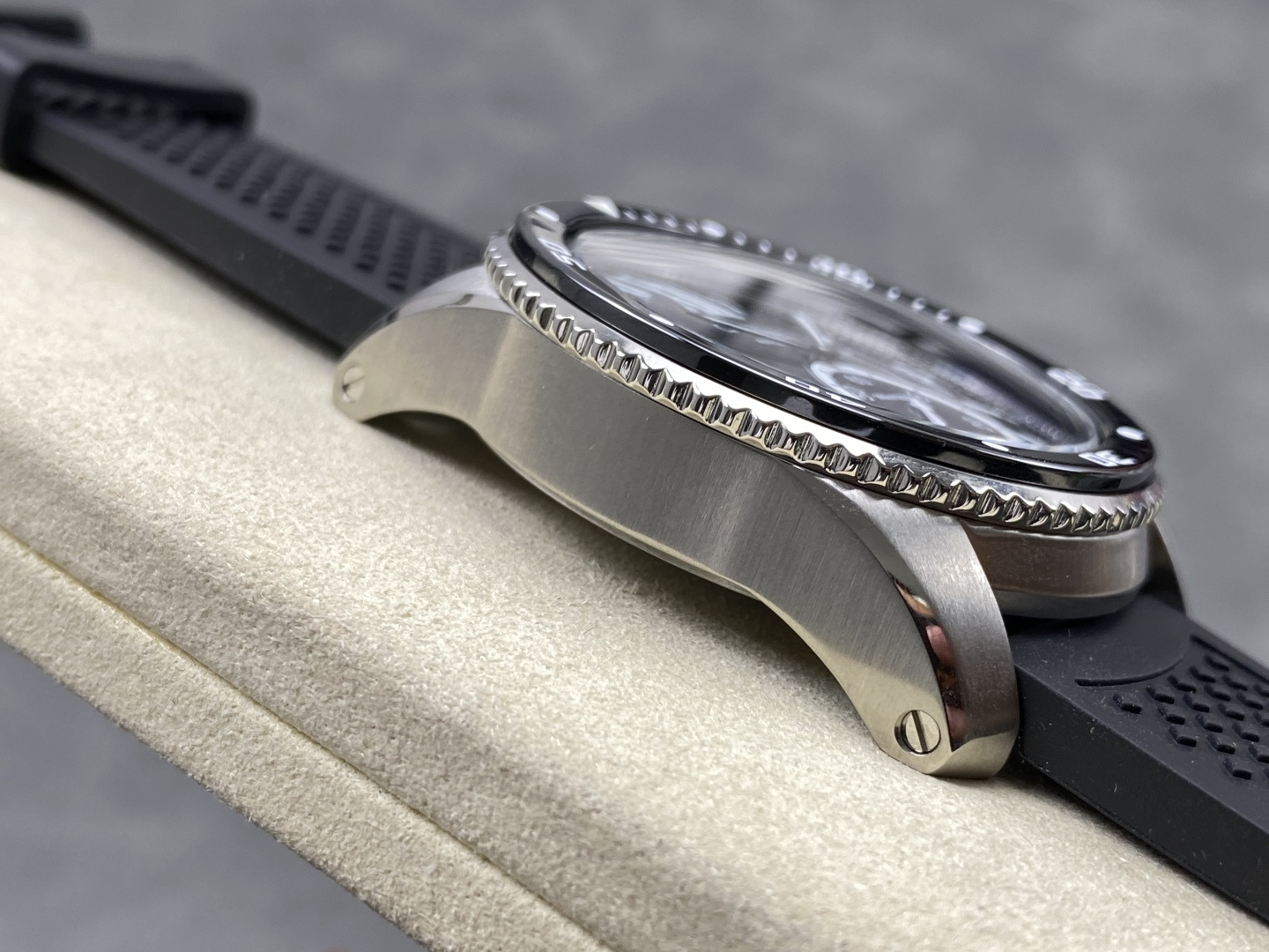 Cartier Calibre de Cartier Diver Stainless steel Rubber strap 42 x 11 mm Configuration 9AFBBF 1:1 Superclone - Image 2