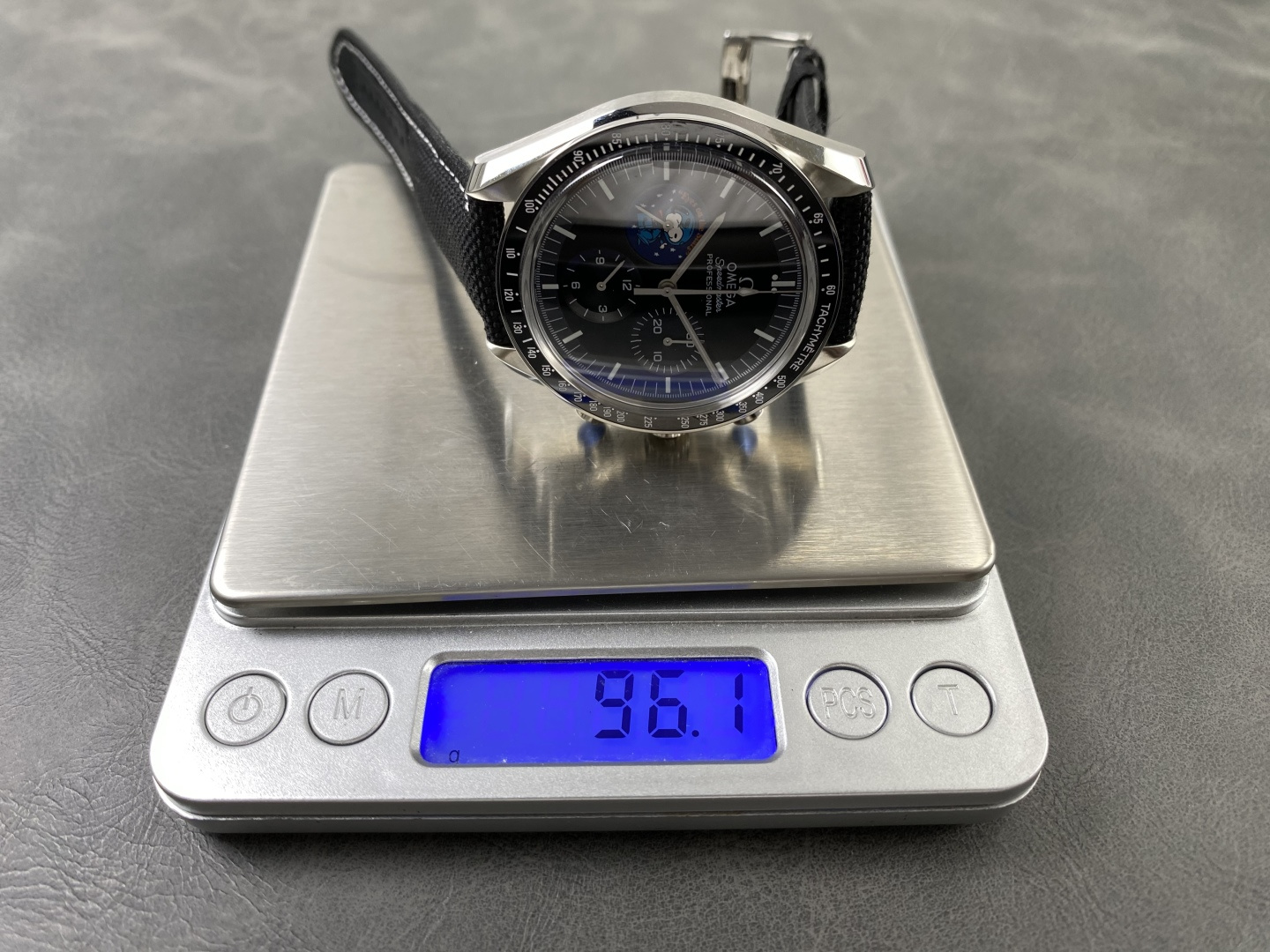 Omega Speedmaster Snoopy FA280F 1:1 Superclone - Image 6