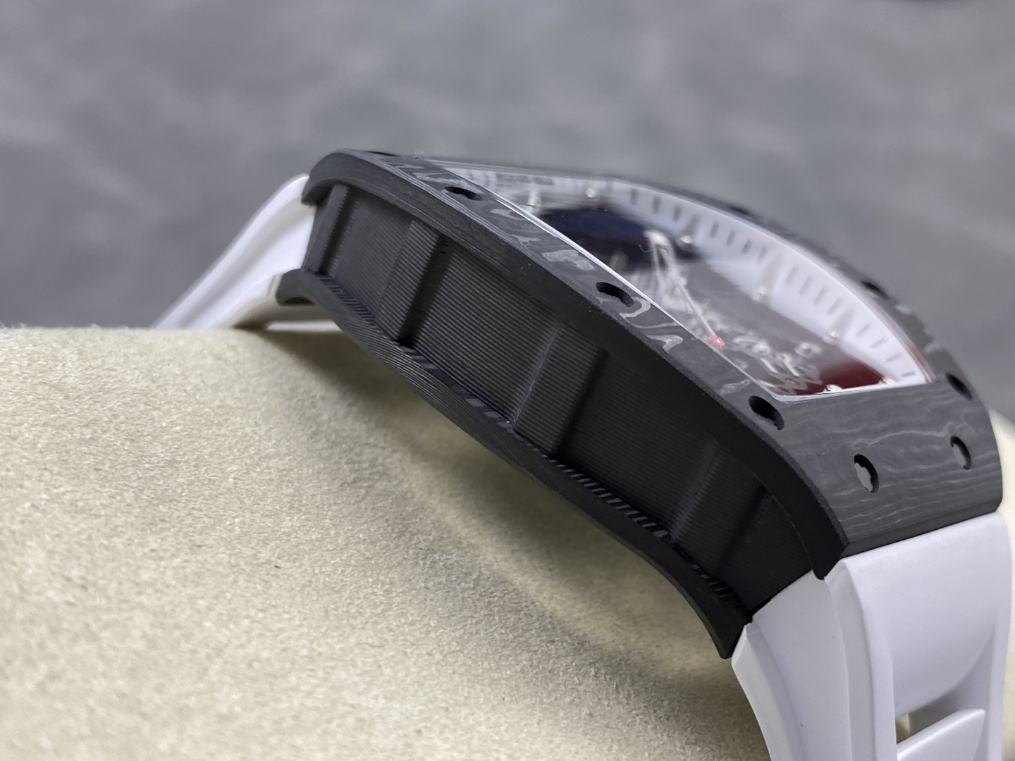 Richard Mille RM 055 RM055 Carbon composite Rubber strap 49.90 x 42.70 mm Configuration 5074DC 1:1 Superclone - Image 5