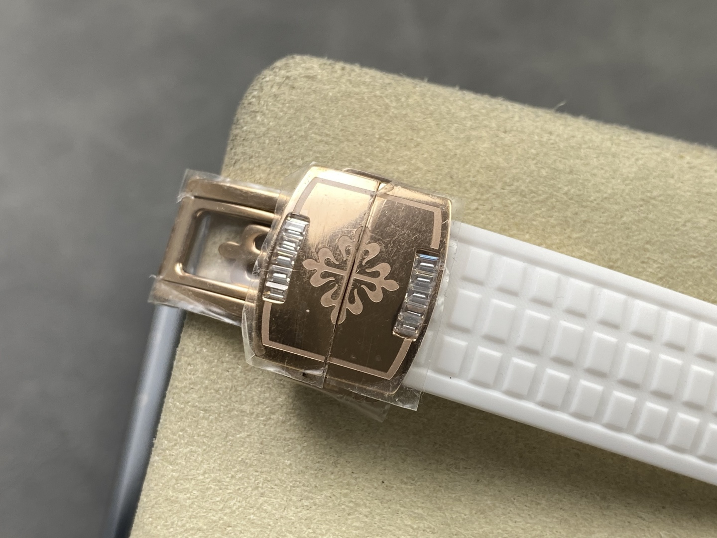 Patek Philippe Aquanaut Luce 7968/300R-001 Rainbow Chronograph 1:1 Superclone - Image 55