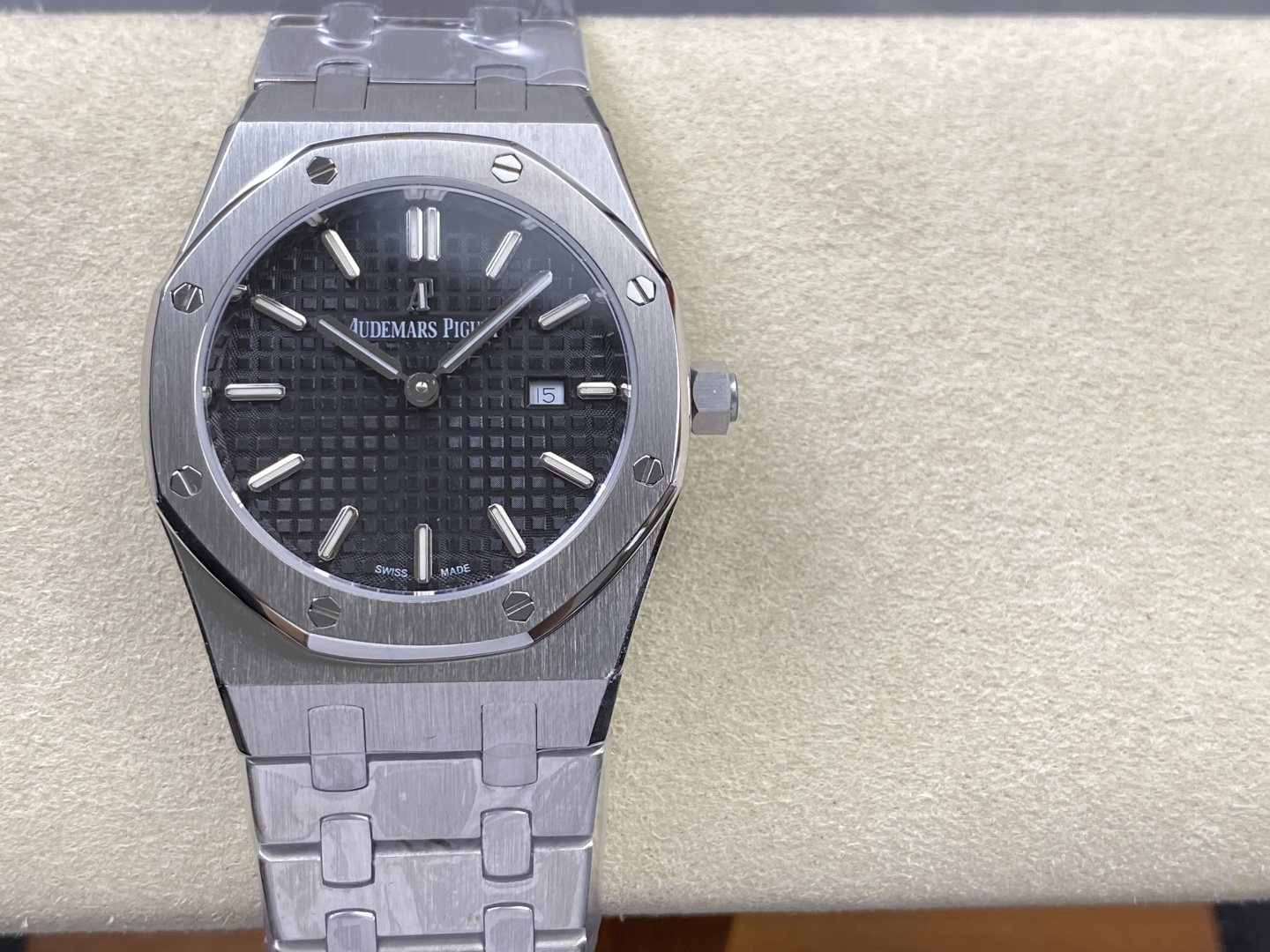 Audemars Piguet Royal Oak 67651OR 33 mm Date display Configuration 1B3F0C 1:1 Superclone - Image 6