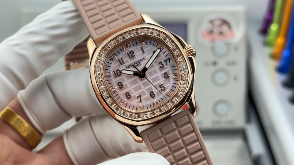 Patek Philippe Aquanaut 35.6 mm GR Factory Configuration D2FC57 1:1 Superclone