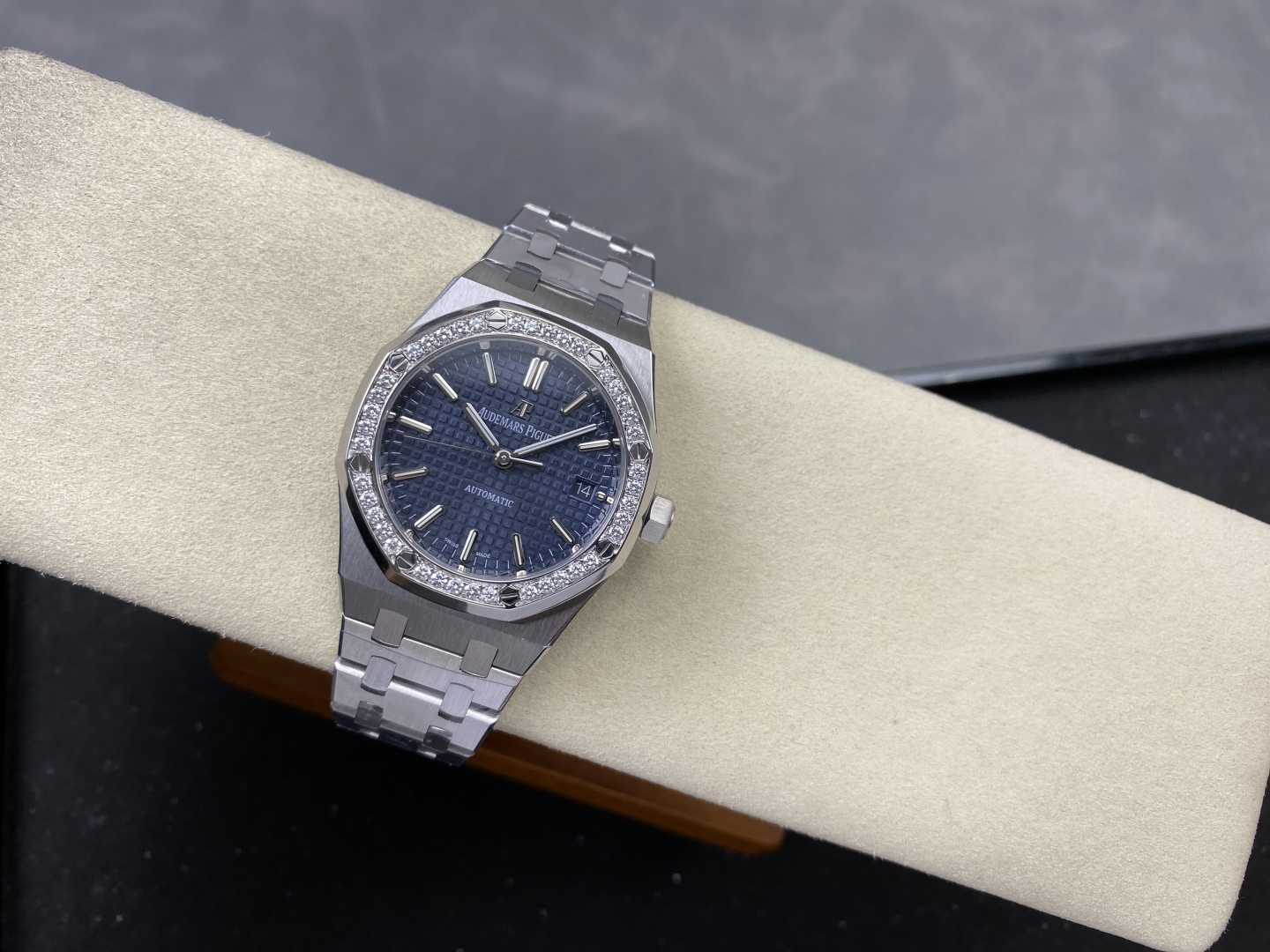 Audemars Piguet Royal Oak 15450 37 mm Configuration 6D807C 1:1 Superclone - Image 2