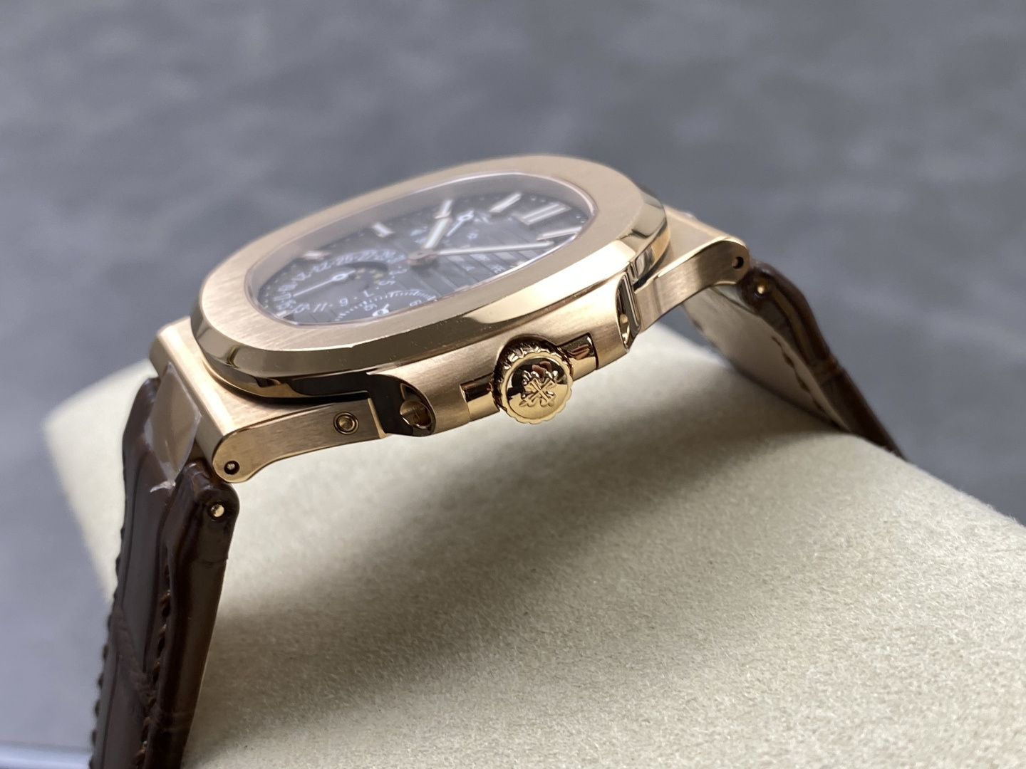 Patek Philippe Nautilus 5712R 1:1 Superclone - Image 8