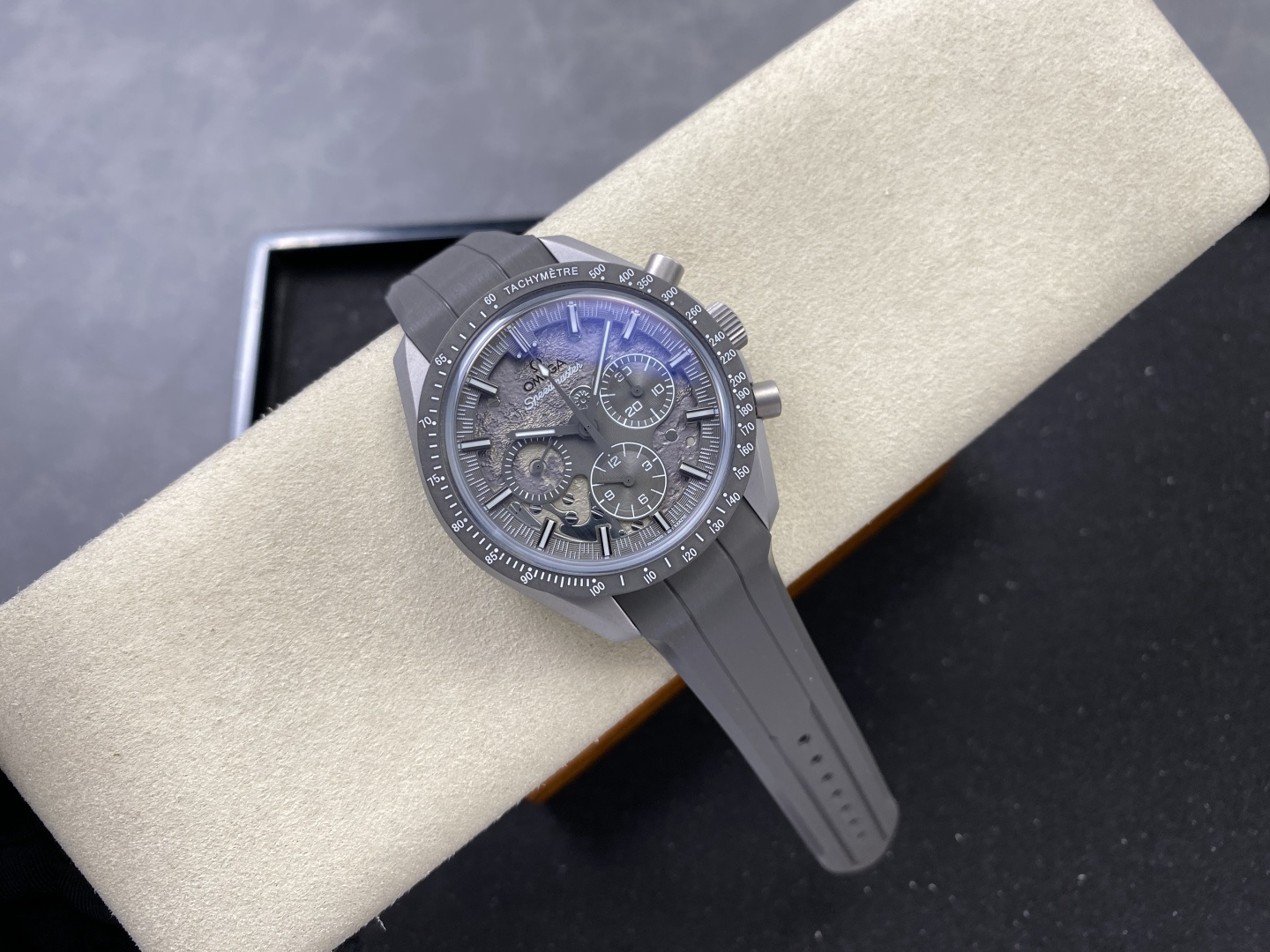 Omega Speedmaster Grey Side of the Moon Apollo 8 CAEDC7 1:1 Superclone