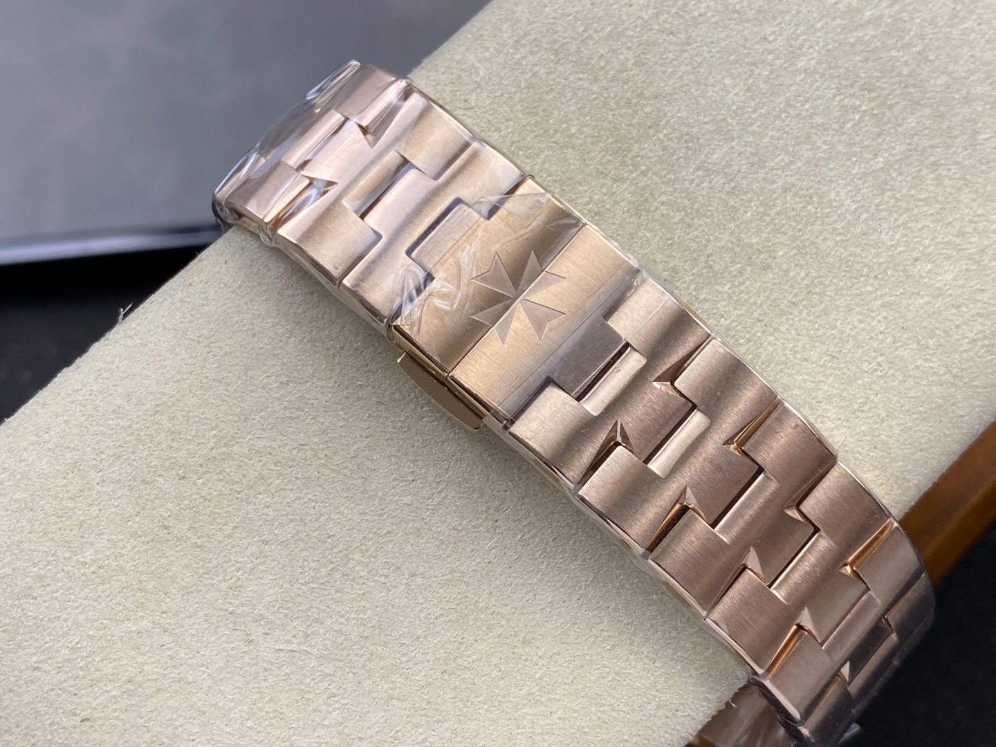 Vacheron Constantin Overseas 4500V Stainless steel Rose Stainless-steel bracelet K1 Factory Configuration 4A76A5 1:1 Superclone - Image 5