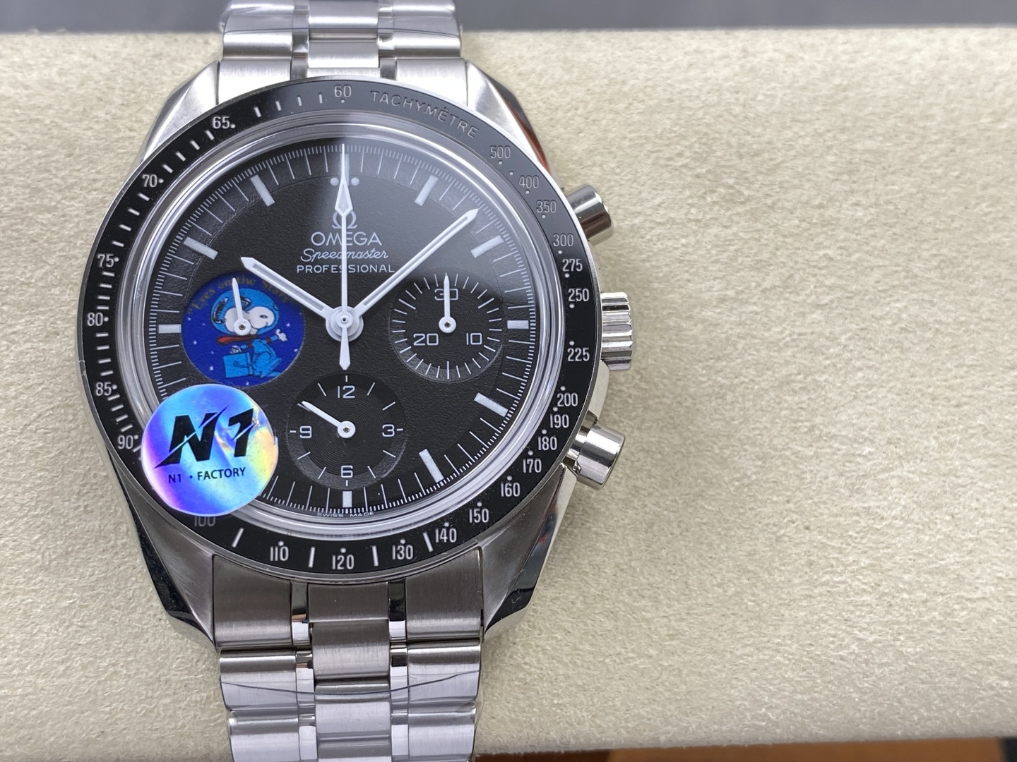 Omega Speedmaster Snoopy 834C69 1:1 Superclone - Image 9