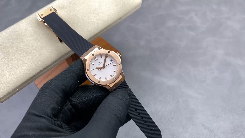 Hublot Classic Fusion 33 mm CLEAN Factory Configuration 2B9E33 1:1 Superclone