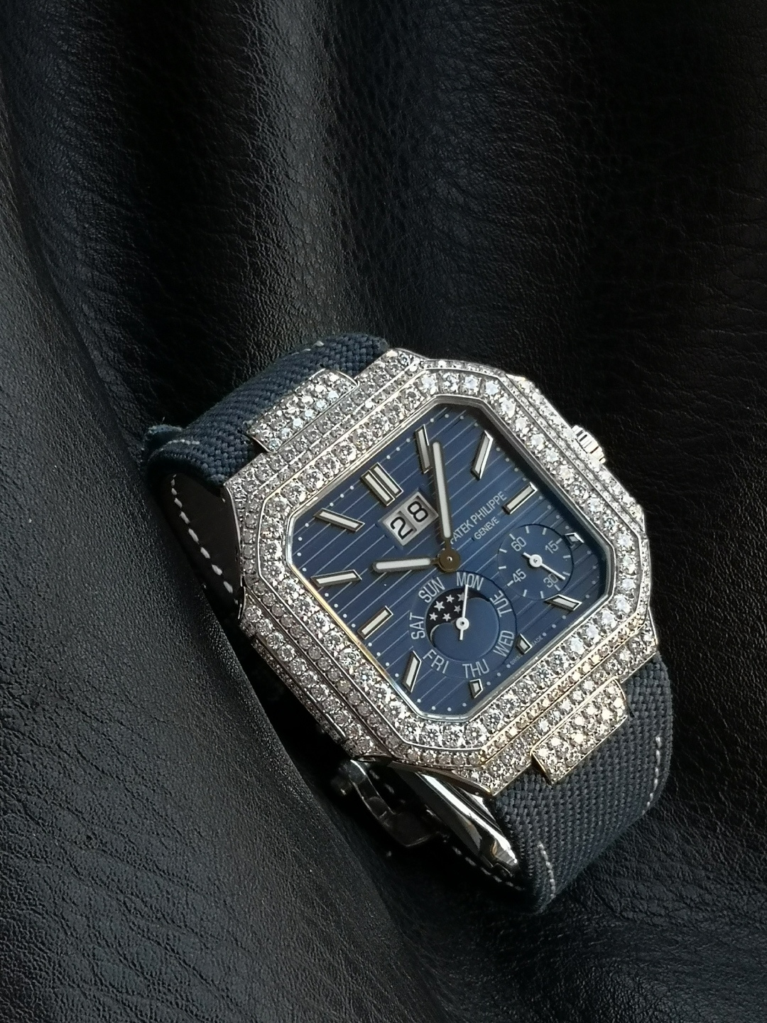 Patek Philippe Cubitus 5822P Platinum Blue dial 44.5 x 44.9 mm Moon phase Configuration 1692BE 1:1 Superclone - Image 4