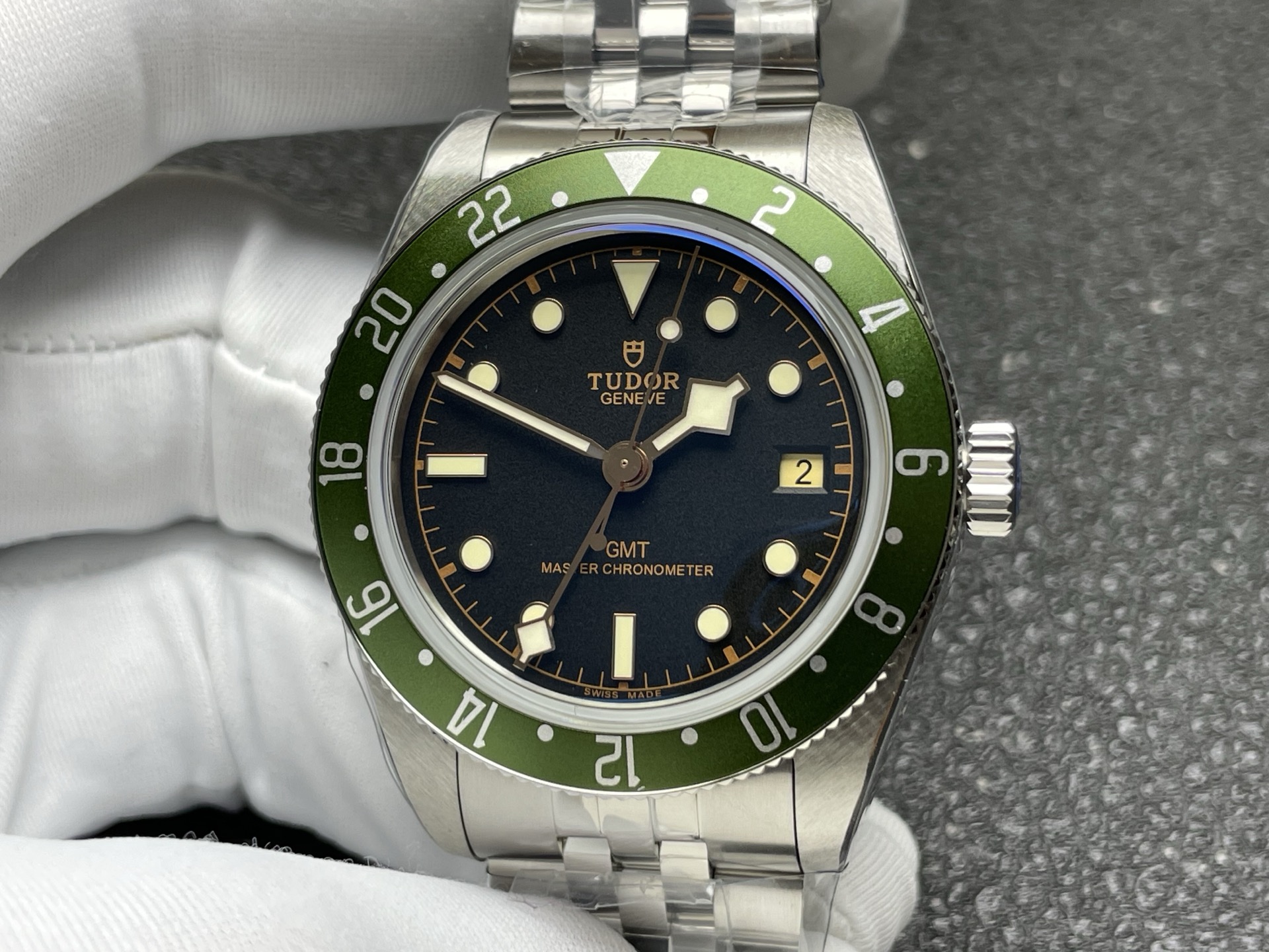 Tudor Black Bay Stainless steel Black dial Stainless-steel bracelet 39 mm GMT / dual time Configuration 2BEAB9 1:1 Superclone - Image 4