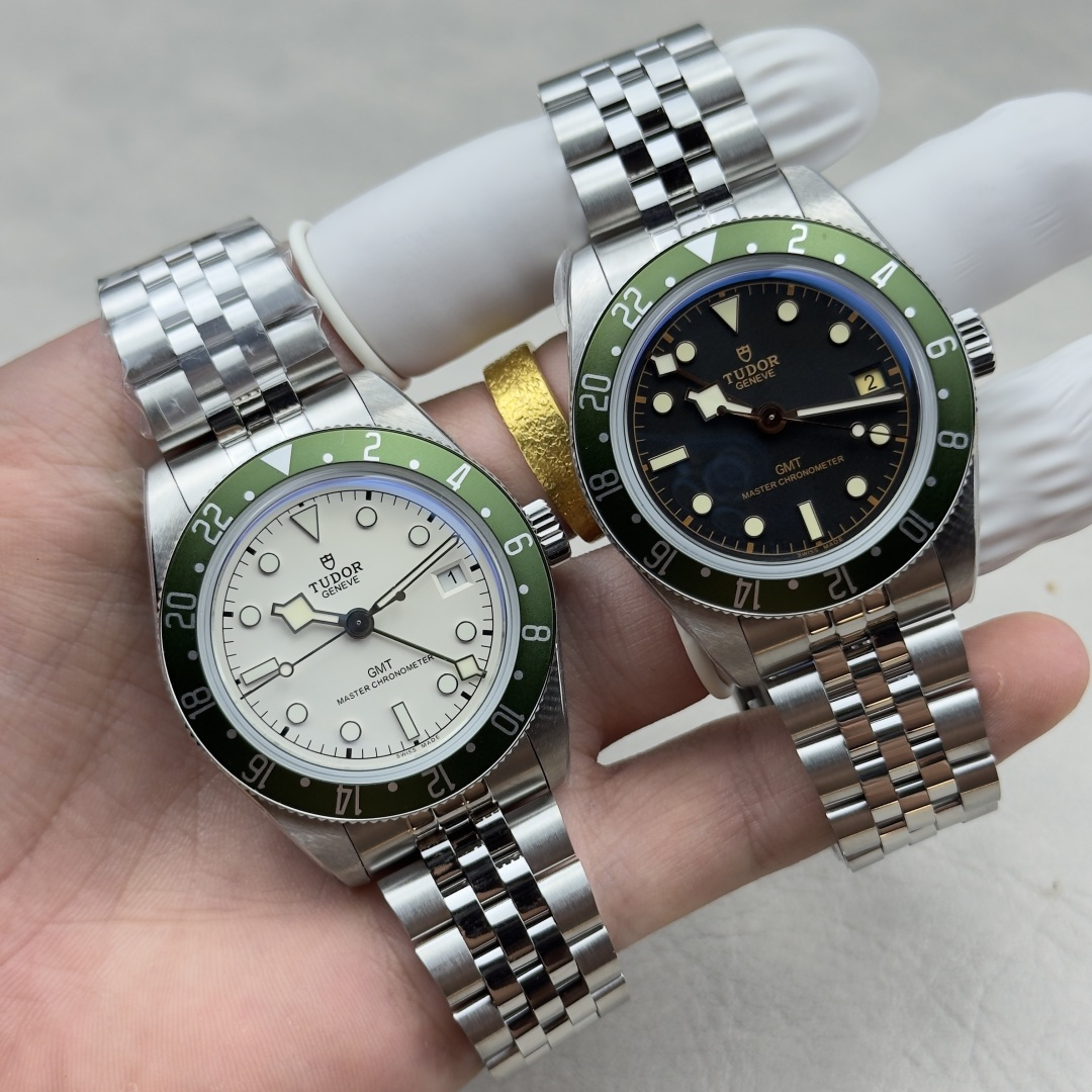 Tudor Black Bay Blue Stainless steel White dial Stainless-steel bracelet 39 mm GMT / dual time Configuration 5D5DC7 1:1 Superclone - Image 2