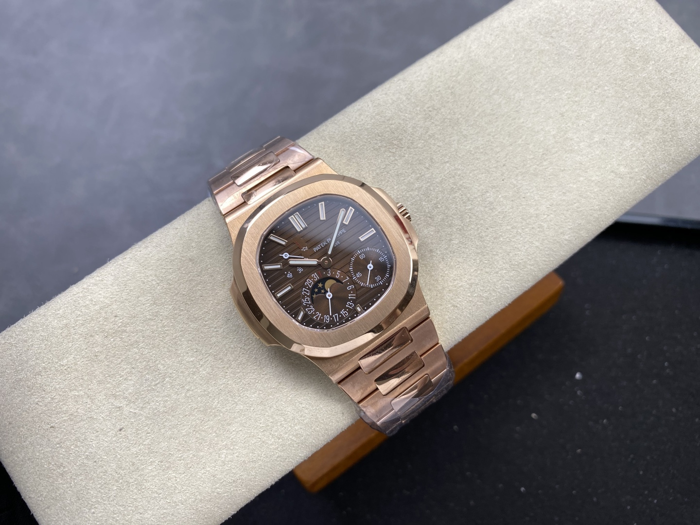 Patek Philippe Nautilus 5712R 1:1 Superclone - Image 6
