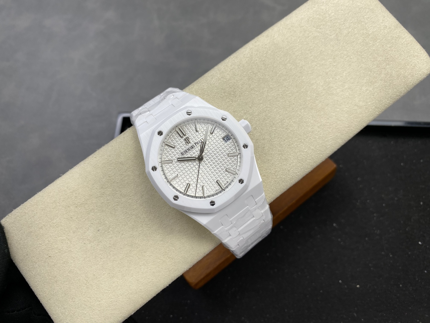 Audemars Piguet Royal Oak 15500 41 mm Date display ZF Factory Configuration 639FA7 1:1 Superclone - Image 5