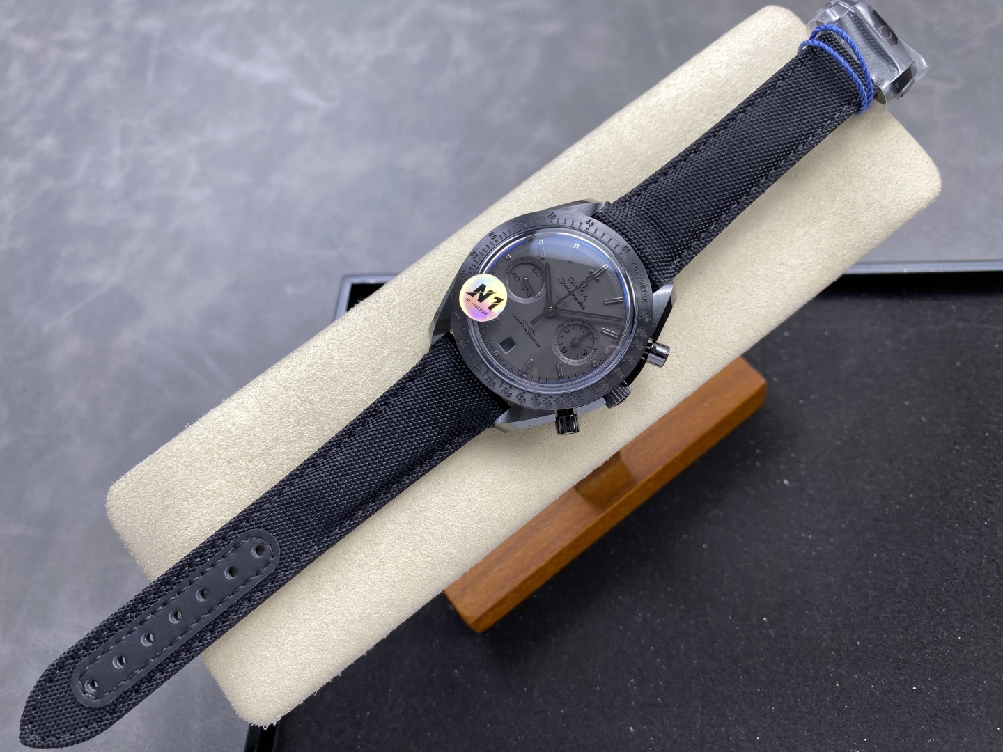 Omega Speedmaster Dark Side of the Moon 9300 940697 1:1 Superclone