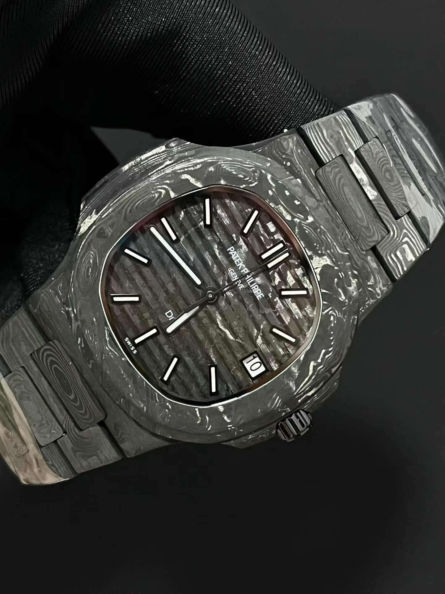 Patek Philippe Nautilus 5711 DiW All Carbon Gris 1:1 Superclone - Image 5