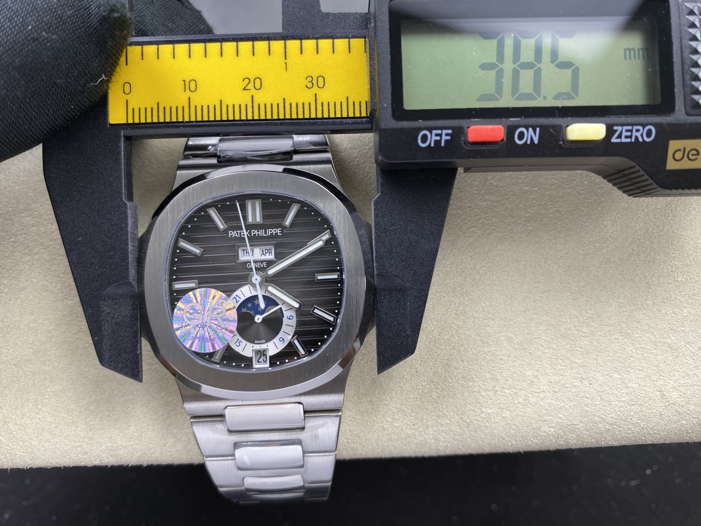 Patek Philippe Nautilus Quantième Annuel. Phases De Lune 5726/1A-014 1:1 Superclone - Image 17