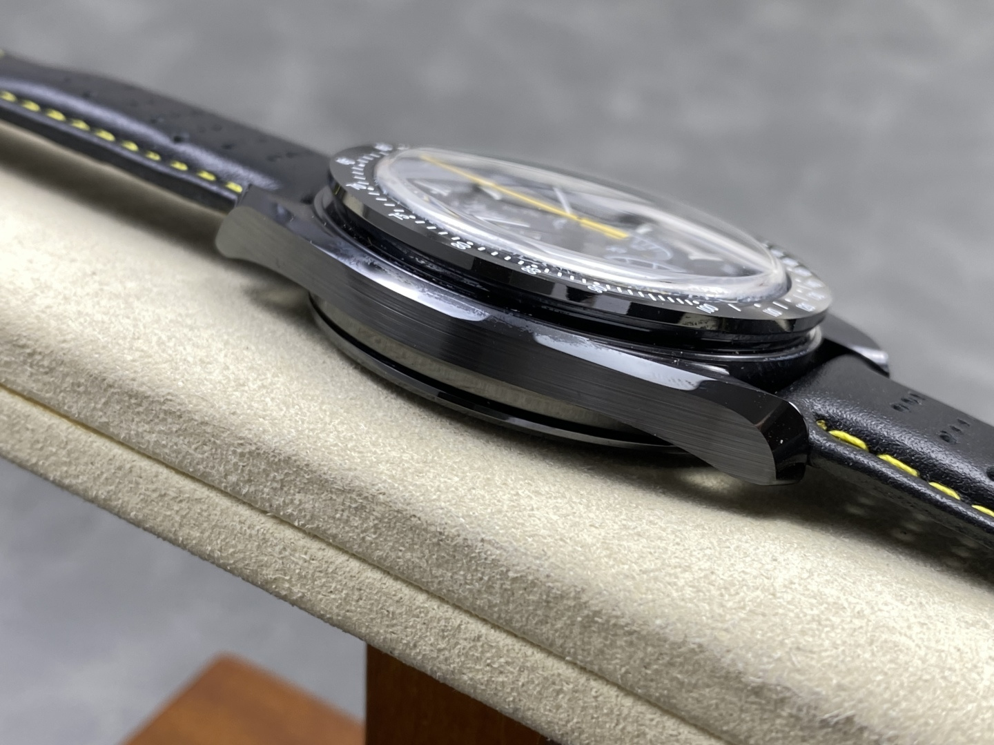 Omega Speedmaster Dark Side of the Moon Manual Chronograph 4E4890 1:1 Superclone - Image 3