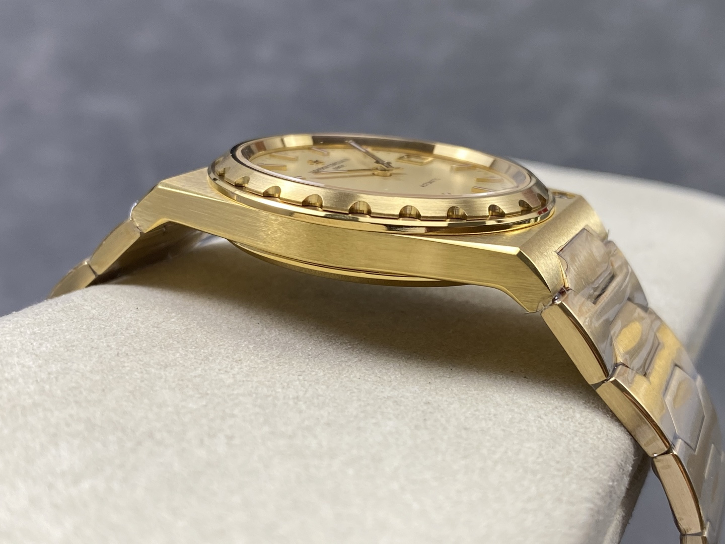 Vacheron Constantin Overseas 37 mm PPF Factory Configuration 8F2E12 1:1 Superclone - Image 3