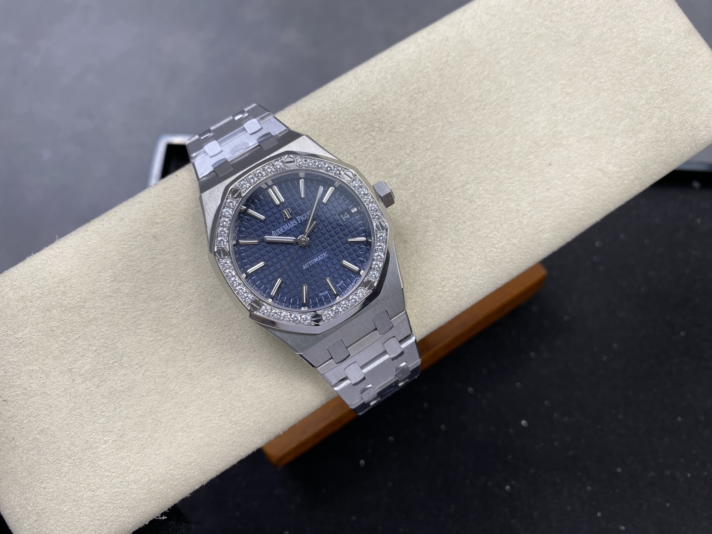 Audemars Piguet Royal Oak 15450 37 mm Configuration 6D807C 1:1 Superclone