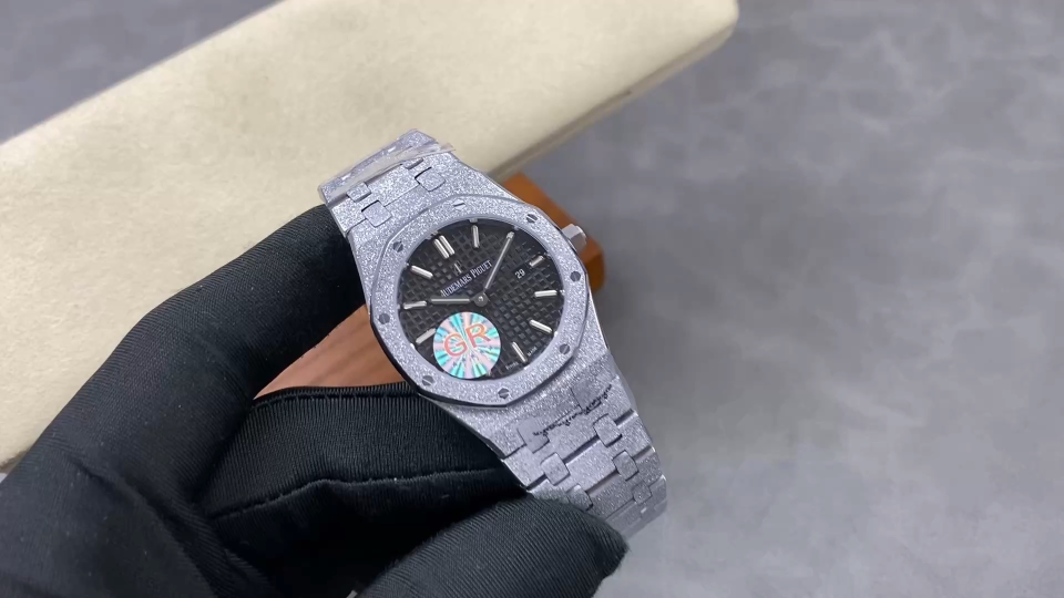 Audemars Piguet Royal Oak 67651OR 33 mm Date display Configuration F6917F 1:1 Superclone