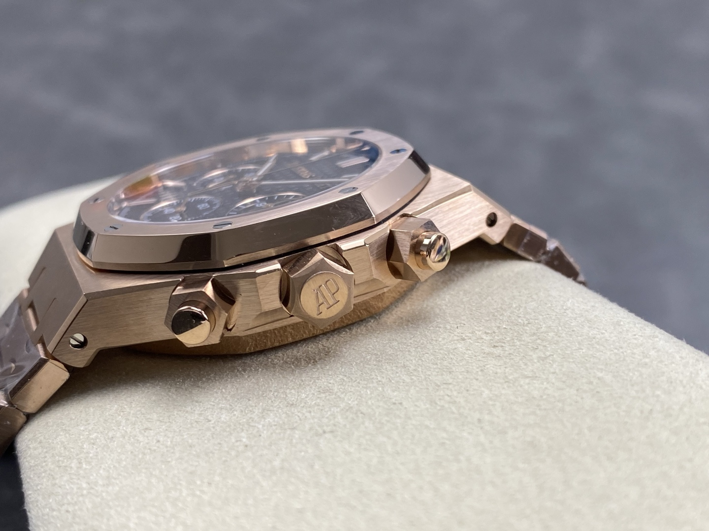 Audemars Piguet Royal Oak Stainless steel 41 mm Chronograph Configuration FC92E1 1:1 Superclone - Image 4