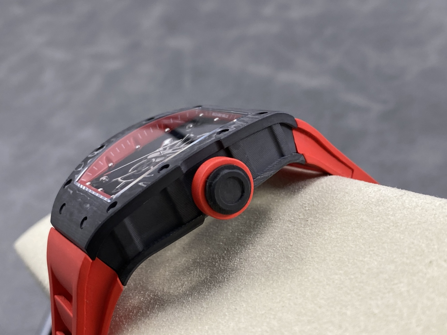 Richard Mille RM 055 RM055 Carbon composite Rubber strap 49.90 x 42.70 mm Configuration 040740 1:1 Superclone - Image 2