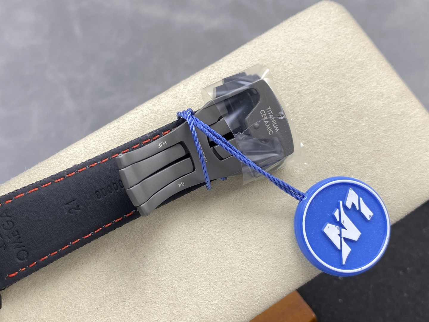 Omega Speedmaster Dark Side of the Moon 9300 940697 1:1 Superclone - Image 5