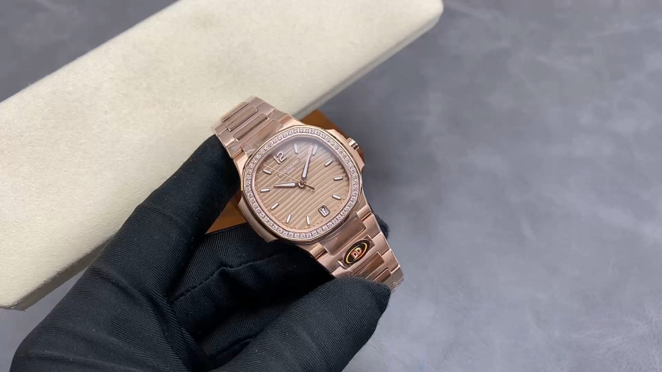 Patek Philippe Nautilus 7118 DDF Factory Configuration E8AF4C 1:1 Superclone