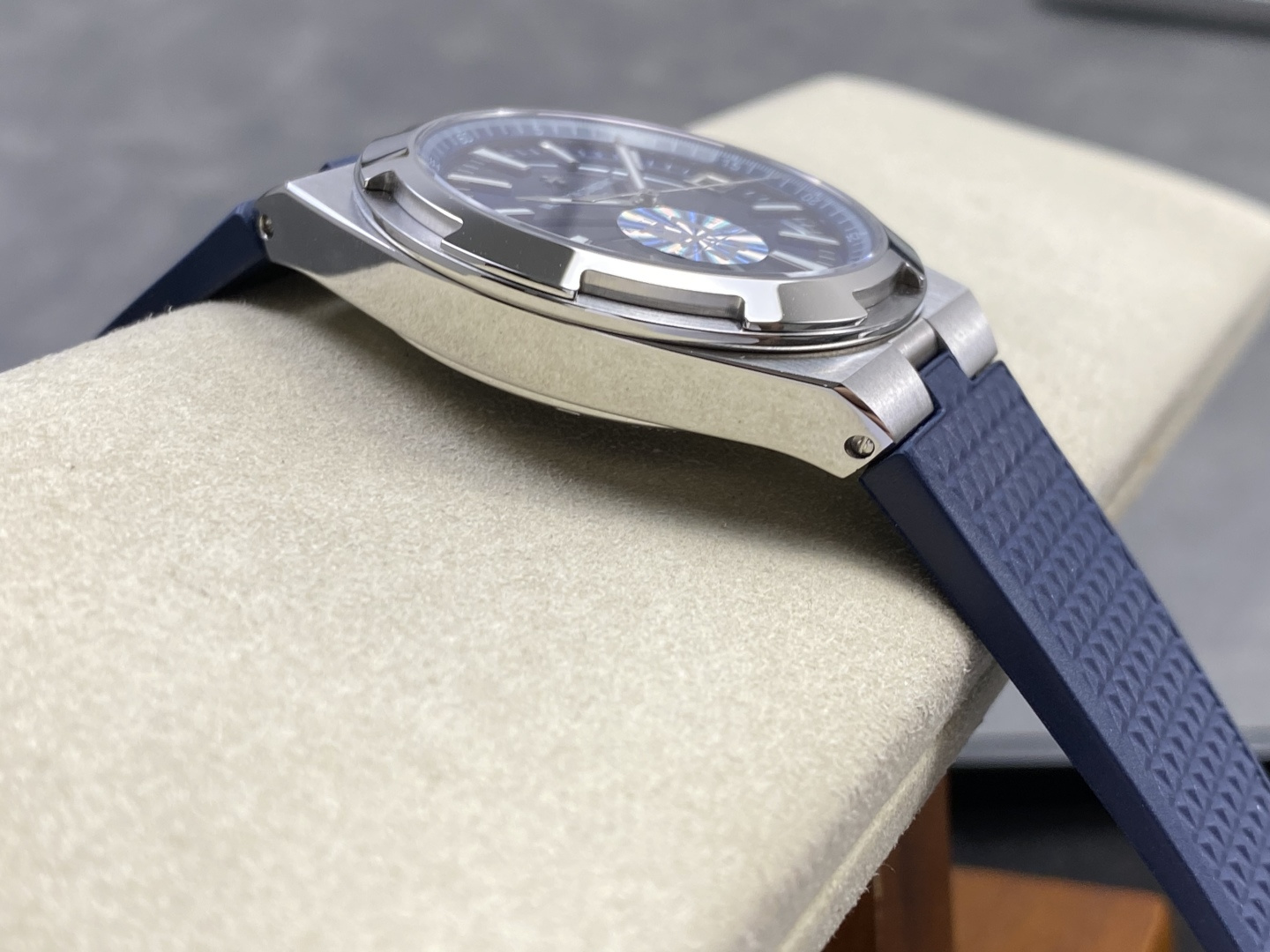 Vacheron Constantin Overseas 4500V Stainless steel Rose Stainless-steel bracelet K1 Factory Configuration 3A012E 1:1 Superclone - Image 3