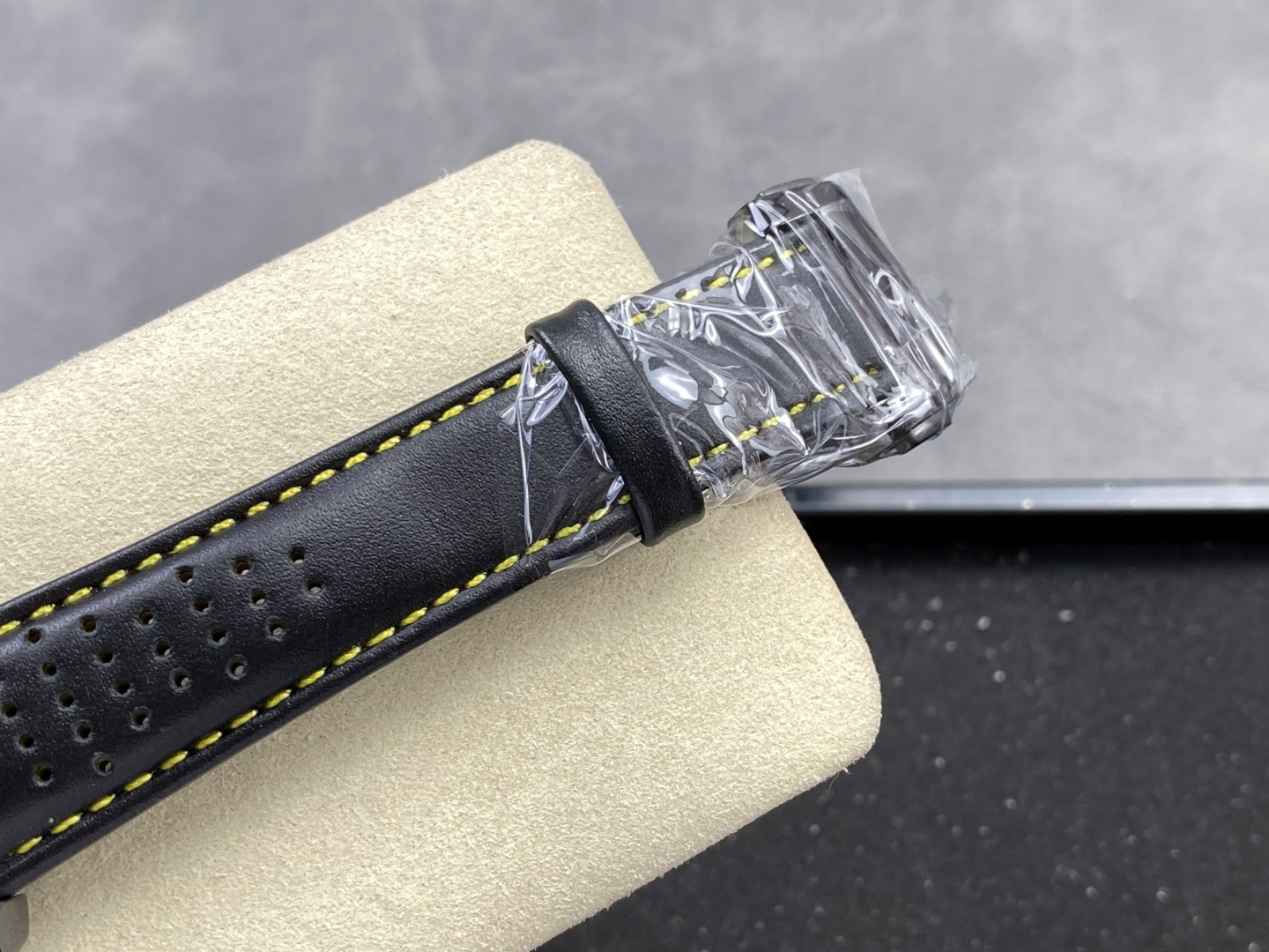Omega Speedmaster Dark Side of the Moon Manual Chronograph 4E4890 1:1 Superclone - Image 4